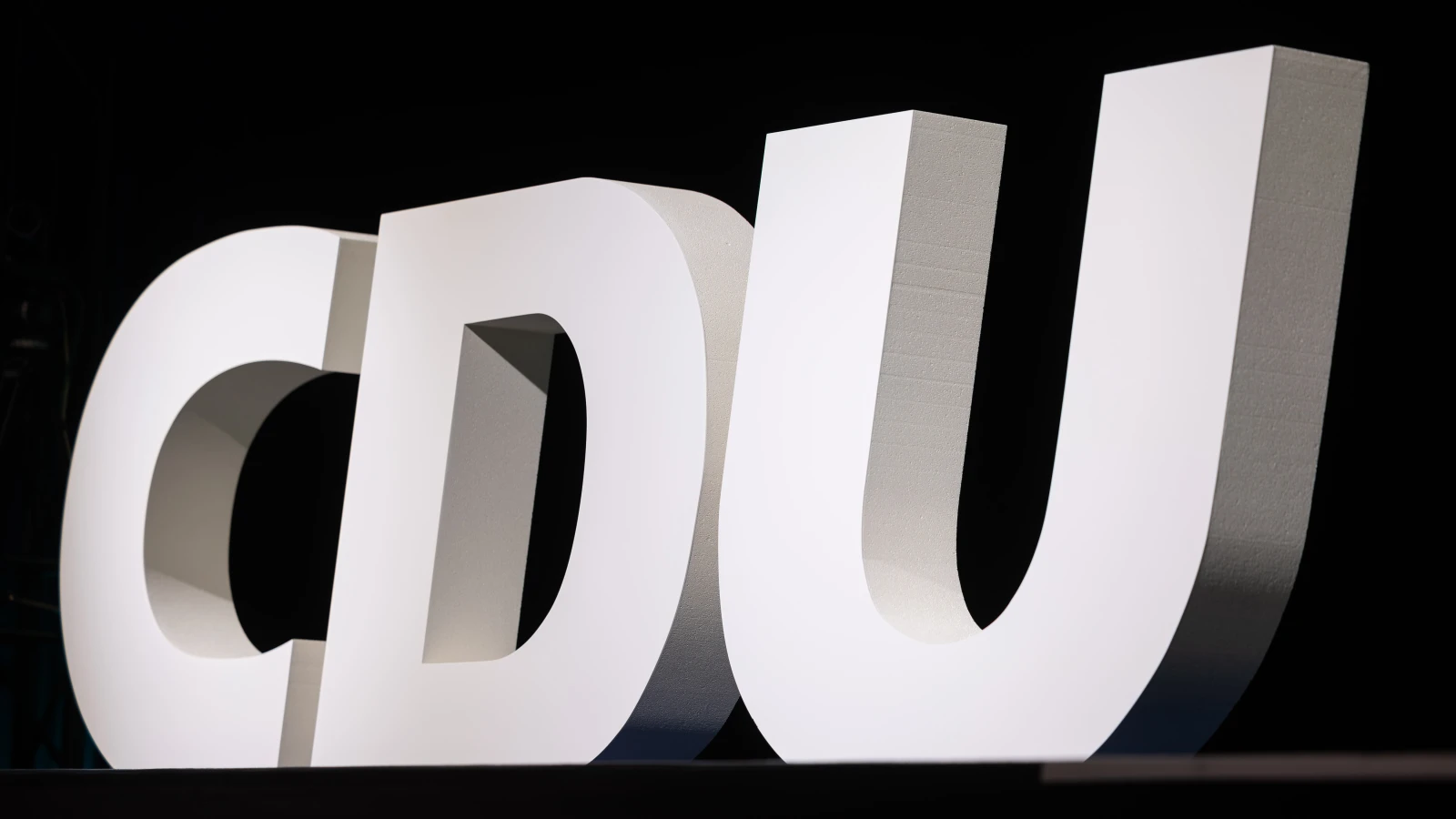 Berlin CDU Koalisyon Anlaşmasını Oyladı!, © dpa Berlin CDU Koalisyon Anlaşmasını Oyladı!, © dpa