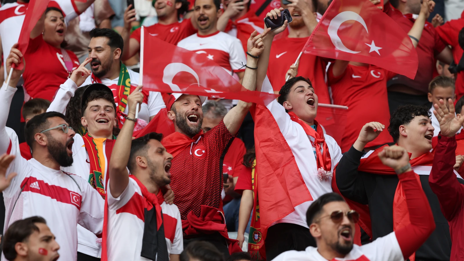 Avusturya D grubu lideri oldu: Türkiye gruptan ikinci çıkarsa rakibi Avusturya!, © dpa Avusturya D grubu lideri oldu: Türkiye gruptan ikinci çıkarsa rakibi Avusturya!, © dpa