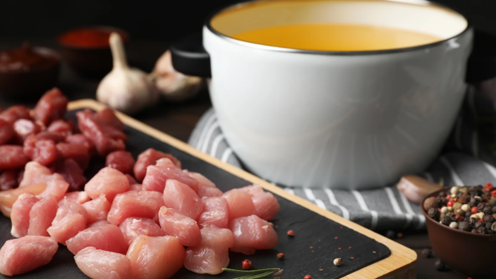 Campylobacter-Infektion durch rohes Geflügelfleisch verhindern, © Depositfotos / NewAfrica Campylobacter-Infektion durch rohes Geflügelfleisch verhindern, © Depositfotos / NewAfrica