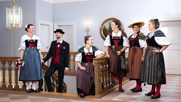 Das Kleid der Heimat: Die Schweizer Trachten, © syn asw, Stans | Silvan Bucher Das Kleid der Heimat: Die Schweizer Trachten, © syn asw, Stans | Silvan Bucher