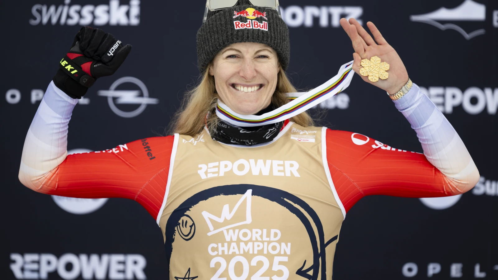 Skicrosserin Fanny Smith gewinnt Gesamtweltcup, © KEYSTONE GIAN EHRENZELLER Skicrosserin Fanny Smith gewinnt Gesamtweltcup, © KEYSTONE GIAN EHRENZELLER