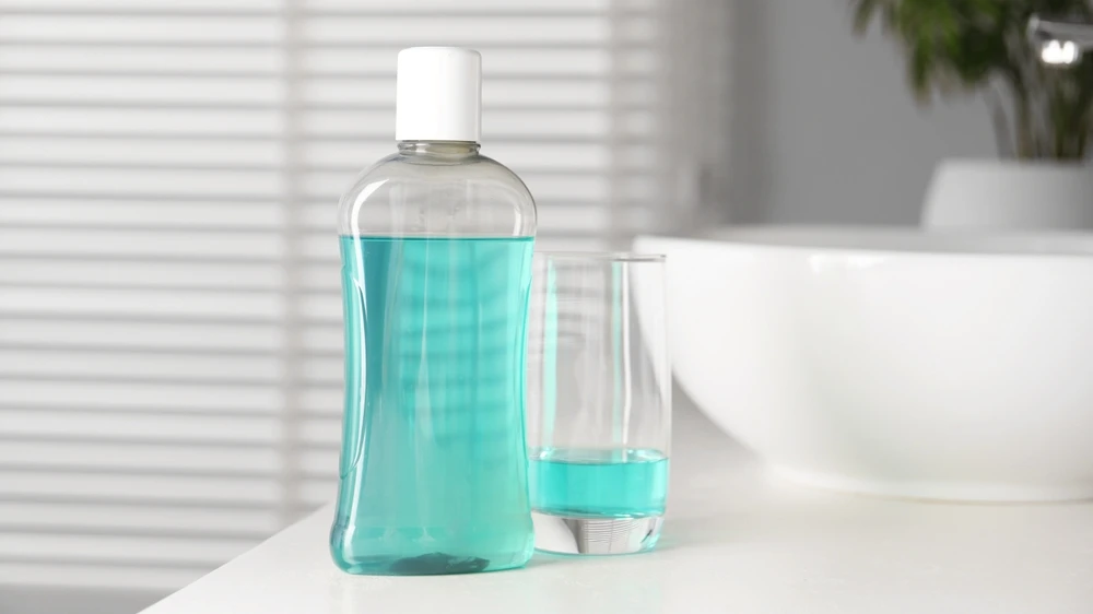 Ağız Çalkalama Suyunu Evde Kendiniz de Yapabilirsiniz!, © shutterstock Ağız Çalkalama Suyunu Evde Kendiniz de Yapabilirsiniz!, © shutterstock