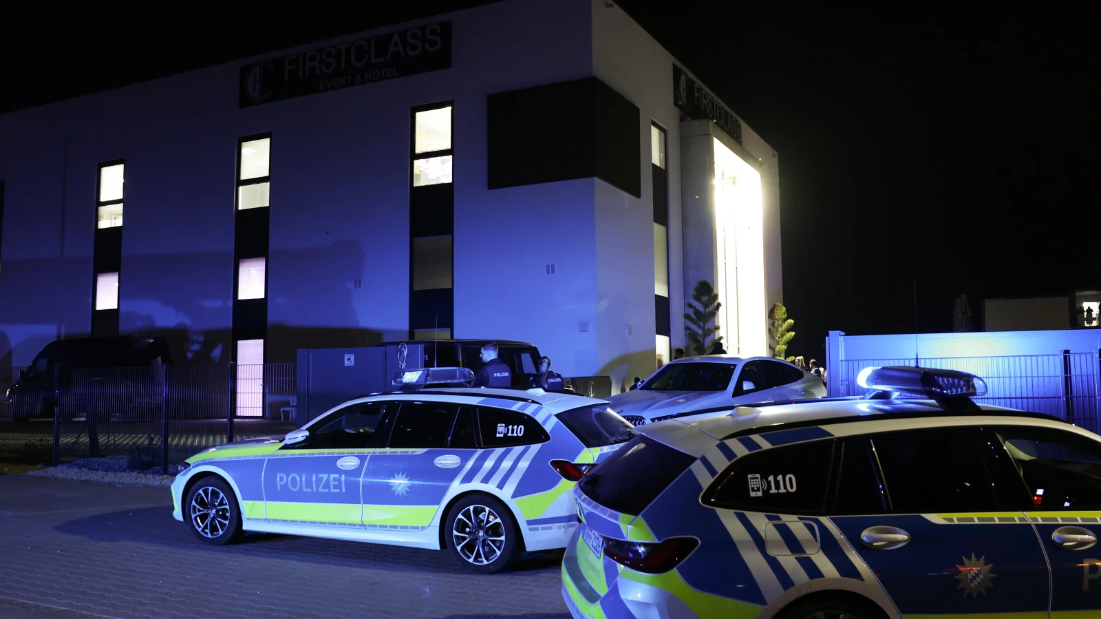 Künzelsau’da Düğün Konvoyu Trafiği Tehlikeye Attı!, © ---/dpa Künzelsau’da Düğün Konvoyu Trafiği Tehlikeye Attı!, © ---/dpa