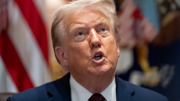 Trump’tan ırkçı video paylaşımına savunma: “Yanlış bir şey yapmadım”, © Mark Schiefelbein/AP/dpa