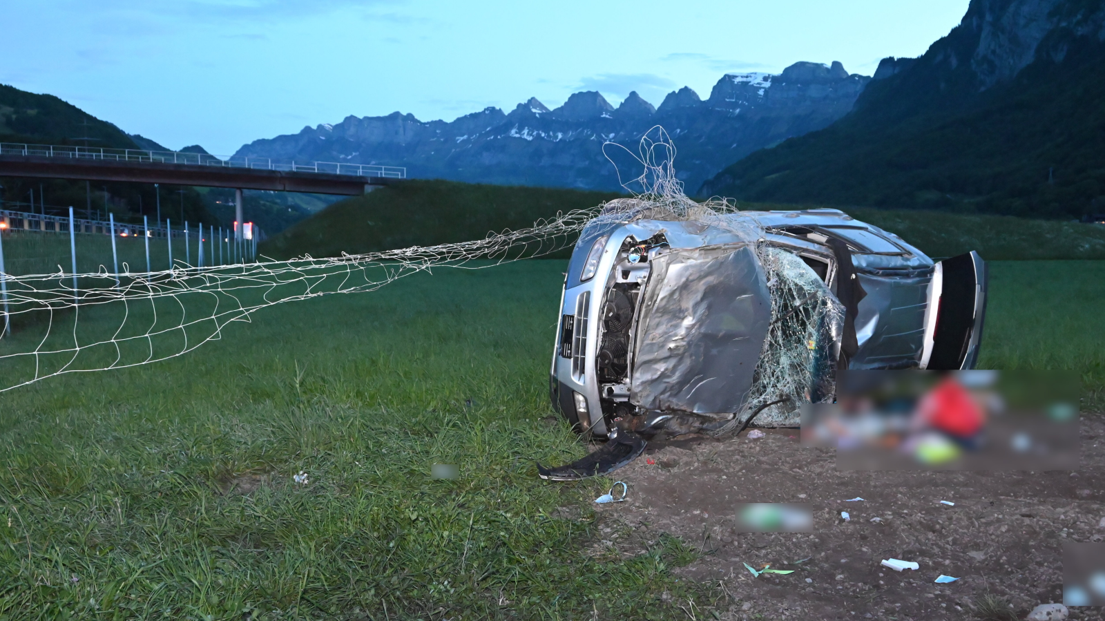 Selbstunfall auf Autobahn A3 bei Heiligkreuz, © Kantonspolizei St. Gallen
