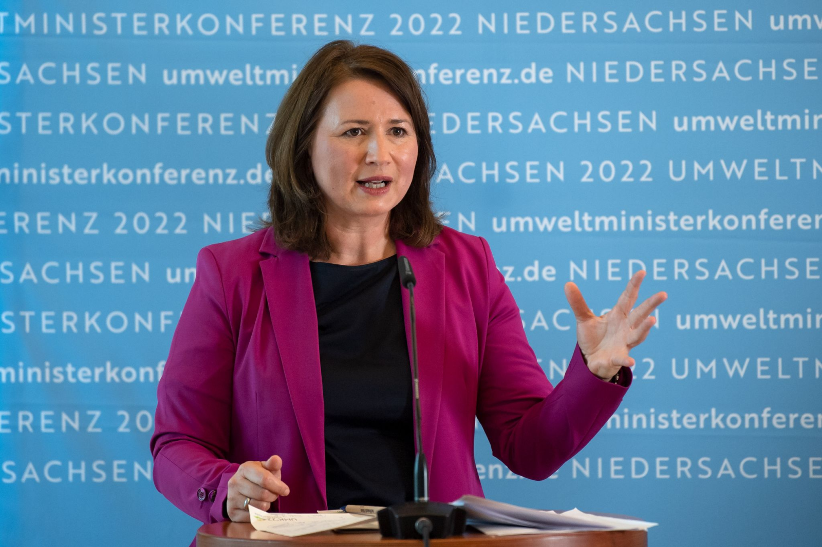 Anja Siegesmund (Bündnis90/Die Grünen), Umweltministerin von Thüringen, gibt eine Pressekonferenz.