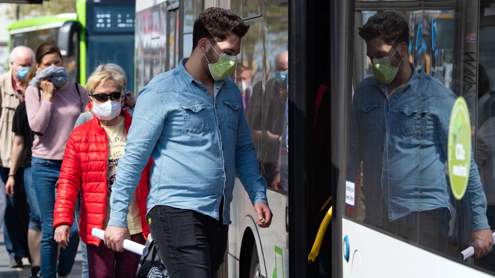 Hamburg’da Iki Katlı Otobüslere Yolculardan Tam Not!, © Soeren Stache/dpa-Zentralbild/dpa Hamburg’da Iki Katlı Otobüslere Yolculardan Tam Not!, © Soeren Stache/dpa-Zentralbild/dpa