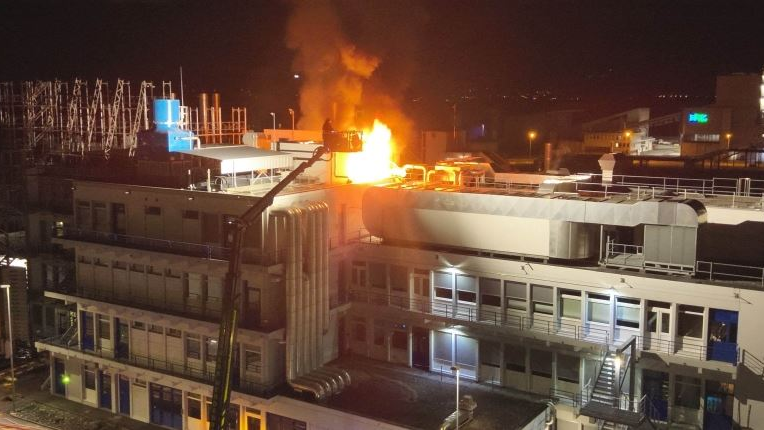 Brand auf Firmendach in Buchs, © Kantonspolizei St. Gallen