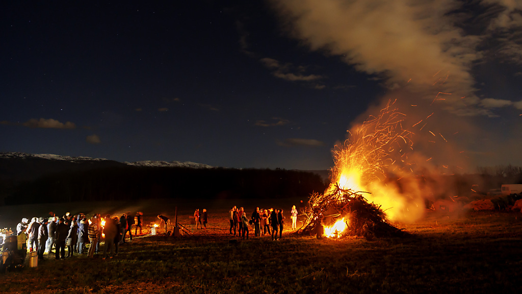 Bauern entzünden Protestfeuer in der Romandie, © Keystone / SDA