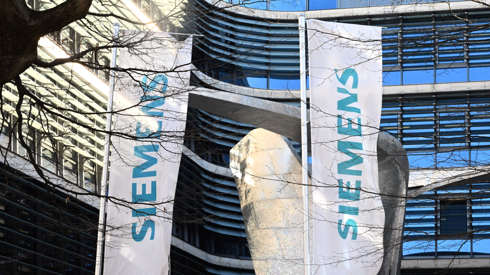 Siemens‘ten Dünya Genelinde 6.000 İşten Çıkarma Planı!, © Felix Hörhager/dpa