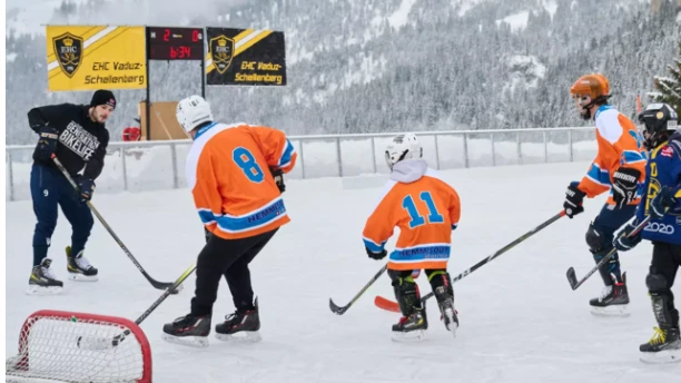 © Pondhockey_Malbun © Pondhockey_Malbun