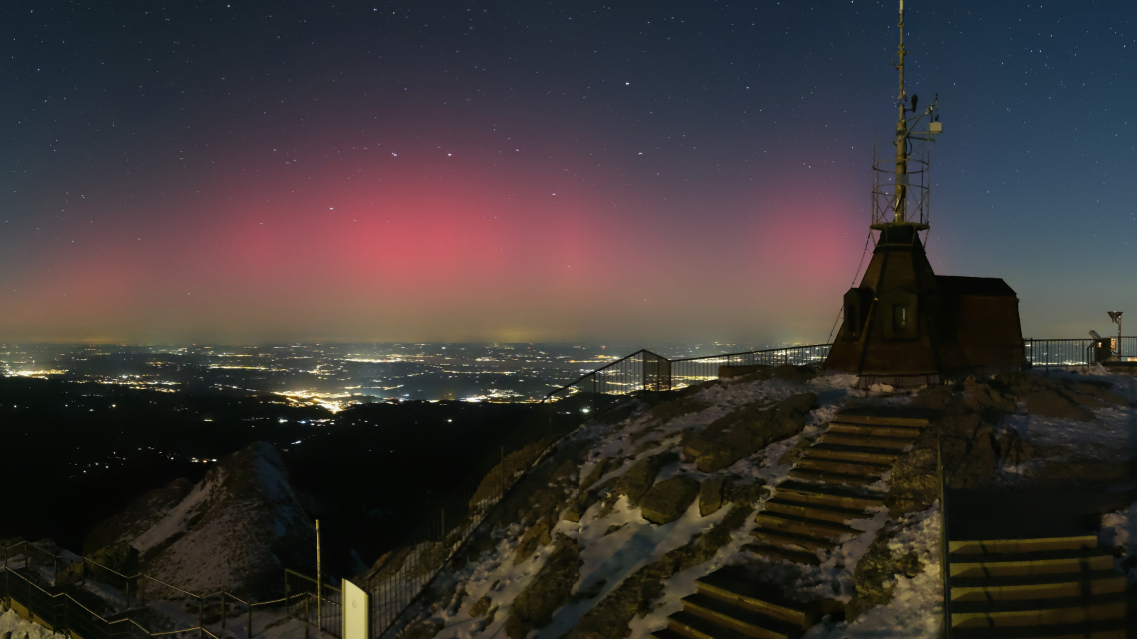 Polarlichter über dem Ostschweizer Nachthimmel, © Keystone / Säntis Schwebebahn AG