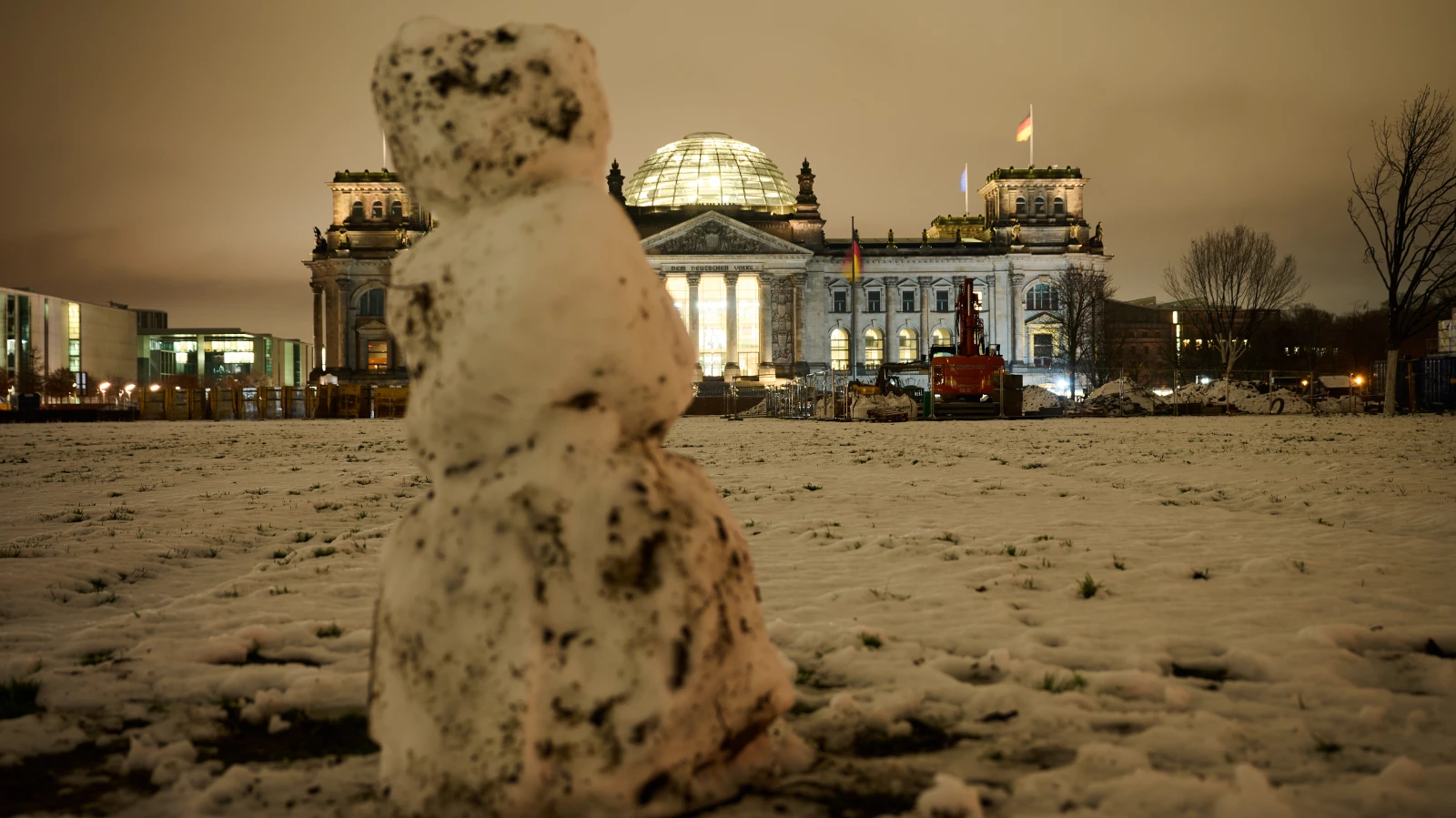 Kar Yağışı ve Buzlanma Berlin’de Trafiği Felç Etti!, © dpa Kar Yağışı ve Buzlanma Berlin’de Trafiği Felç Etti!, © dpa
