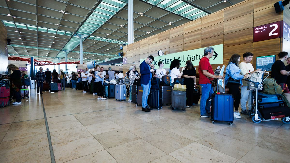 BER Havalimanı’nda Siber Saldırı Sonrası Kaos Sürüyor!, © dpa