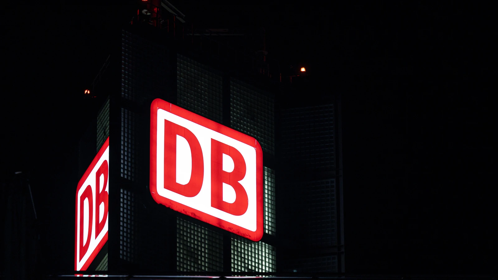 Demiryolu Çalışanlarından Berlin’de Protesto Gösterisi!, © dpa Demiryolu Çalışanlarından Berlin’de Protesto Gösterisi!, © dpa