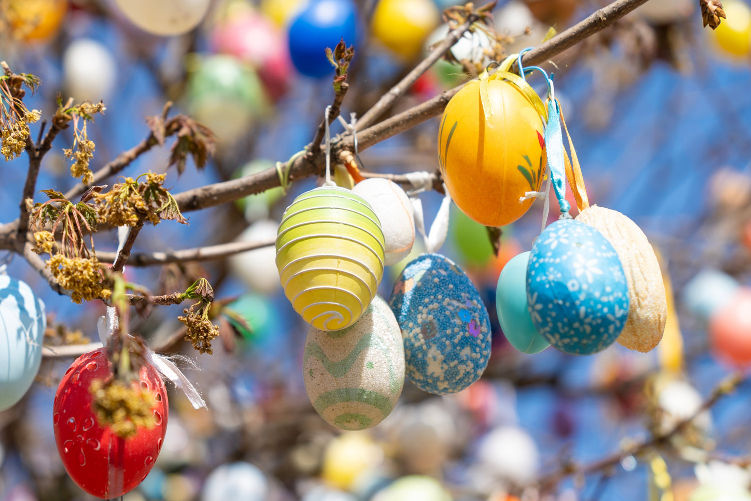 Andere Länder, andere Sitten: Wie feiern unsere Lieblingsurlaubsziele eigentlich Ostern?, © Foto: ZenitX / Shutterstock
