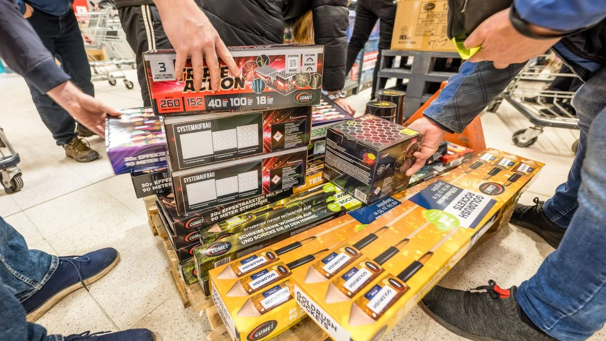 Hessen’de yılbaşı denetimleri yapay zekâ ile yapılıyor, © Patrick Pleul/dpa Hessen’de yılbaşı denetimleri yapay zekâ ile yapılıyor, © Patrick Pleul/dpa