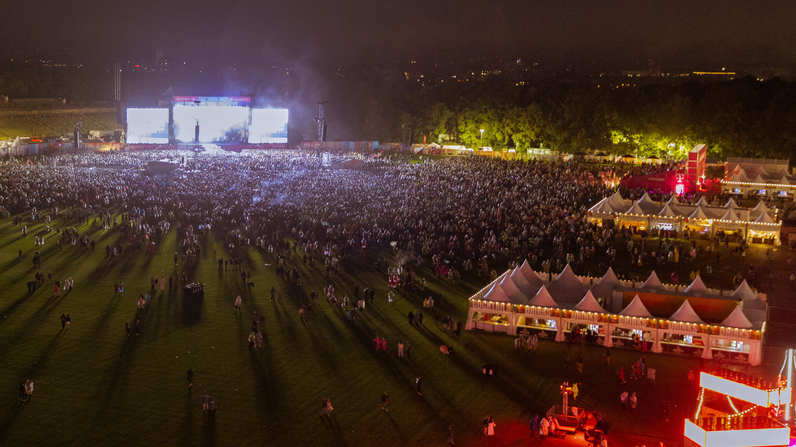 Berlin’de Lollapalooza Coşkusu: On Binlerce Kişi Festivale Akın Etti!, © Carsten Koall/dpa