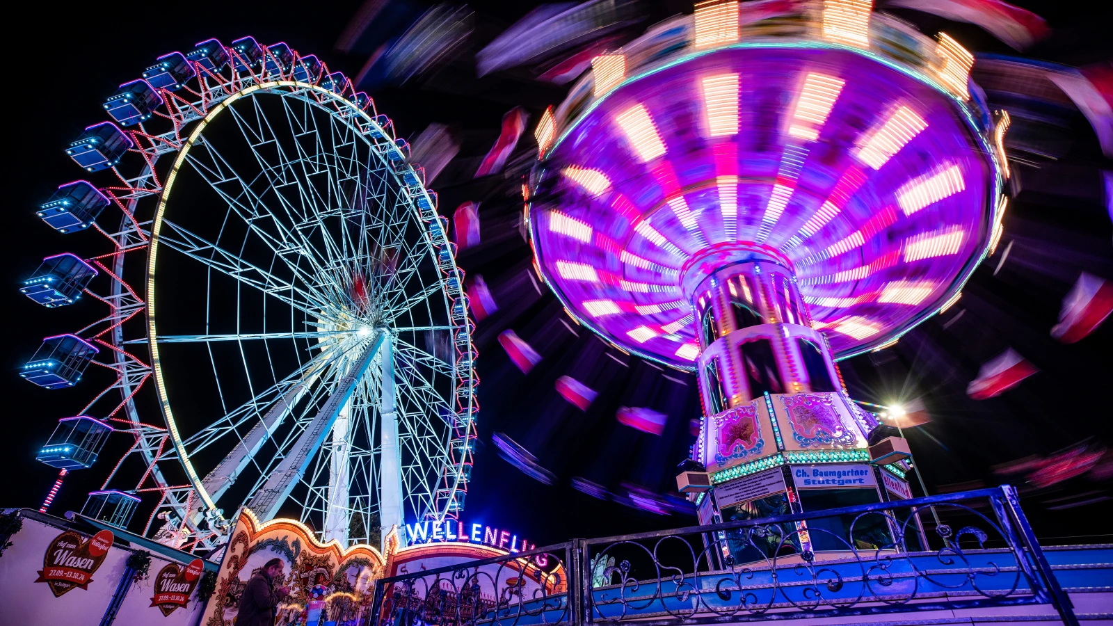 Geleneksel "Cannstatter Wasen’e" Yeni Eğlenceler, © Christoph Schmidt/dpa Geleneksel "Cannstatter Wasen’e" Yeni Eğlenceler, © Christoph Schmidt/dpa