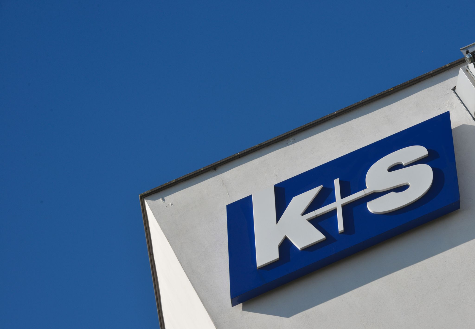 Blick auf das Logo von K+S.