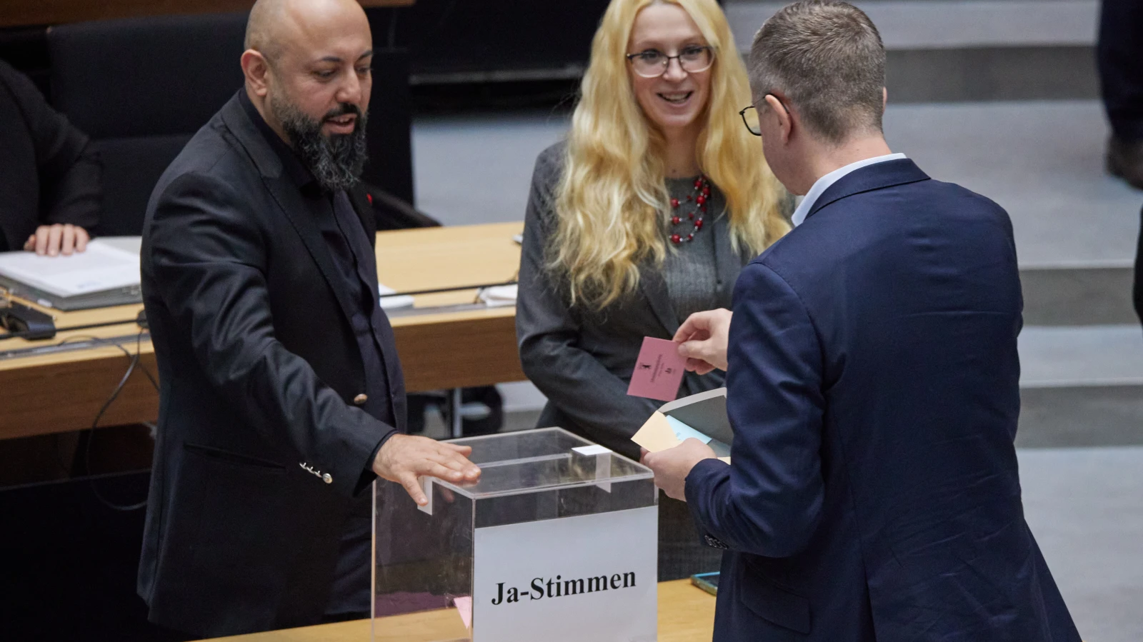 Berlin’in Bütçe Kısıntısı Onaylandı: 3 Milyar Tasarruf Berlinlileri Bekliyor!, © dpa Berlin’in Bütçe Kısıntısı Onaylandı: 3 Milyar Tasarruf Berlinlileri Bekliyor!, © dpa