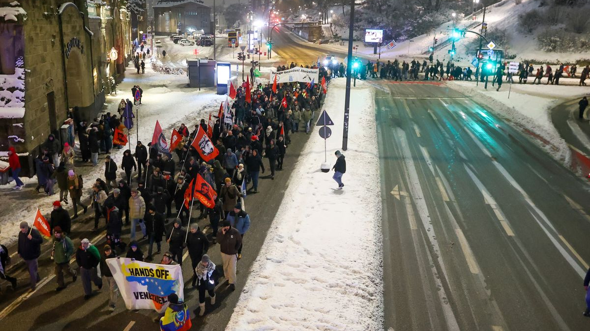 Hamburg’da Venezuela Protestosu Sürüyor!, © Bodo Marks/dpa
