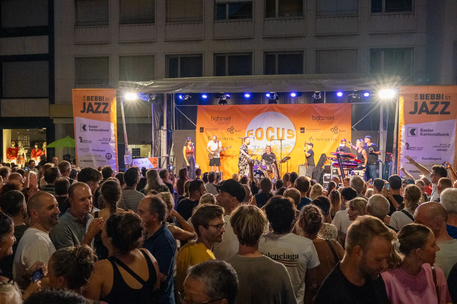 «Em Bebbi sy Jazz» wächst weiter: Neue Bühne in der Rüdengasse, © Em Bebbi sy Jazz «Em Bebbi sy Jazz» wächst weiter: Neue Bühne in der Rüdengasse, © Em Bebbi sy Jazz