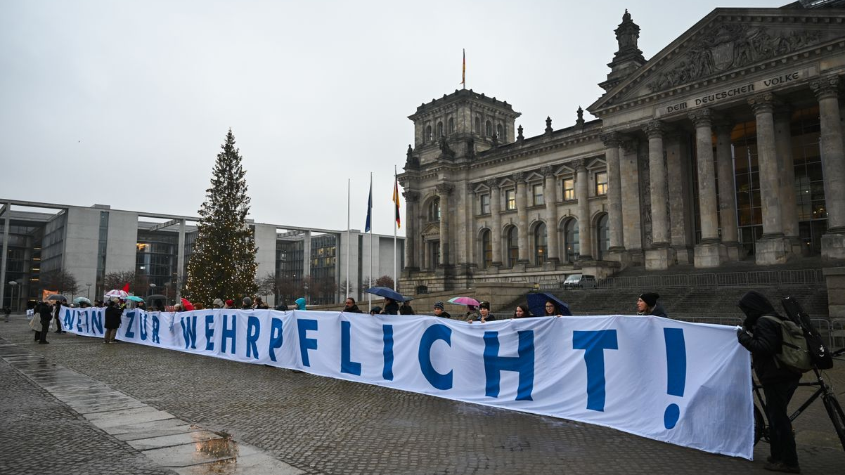 Okul Zorunluluğu mu, Gösteri Hakkı mı? Almanya’da “Okul Grevi” Tartışması Büyüyor!, © Christophe Gateau/dpa