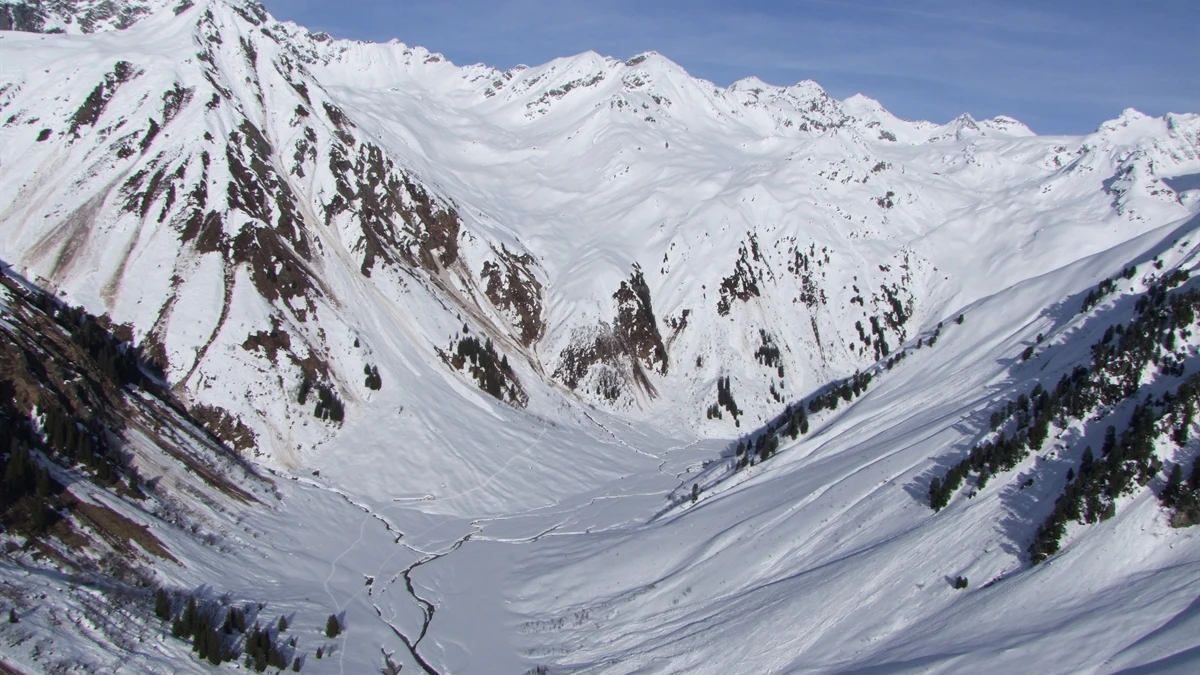 Tödliches Lawinenunglück in Klosters, © Kantonspolizei Graubünden Tödliches Lawinenunglück in Klosters, © Kantonspolizei Graubünden