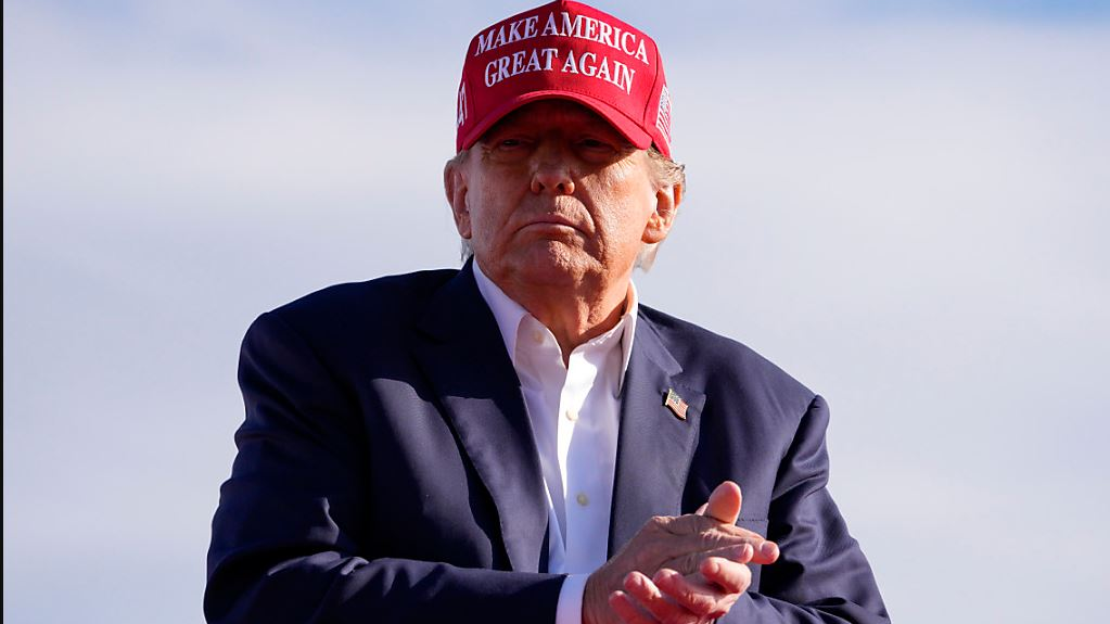 Wütende Trump-Kommentare nach Biden Verzicht, © ARCHIV Keystone-SDA/ Jeff Dean/AP/dpa