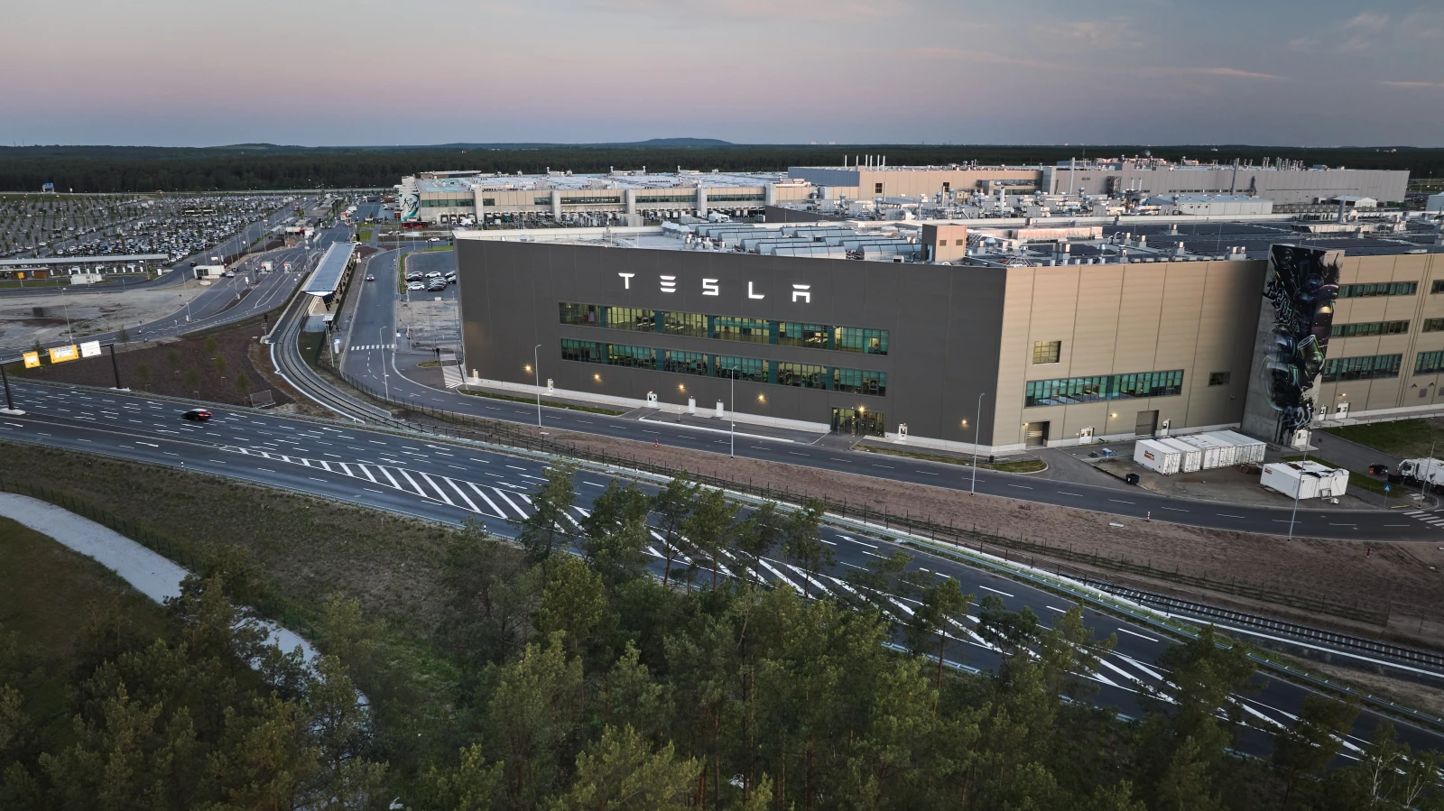 Tesla’ya Karşı "Anti-Elon" Tepkisi Büyüyor!, © dpa Tesla’ya Karşı "Anti-Elon" Tepkisi Büyüyor!, © dpa