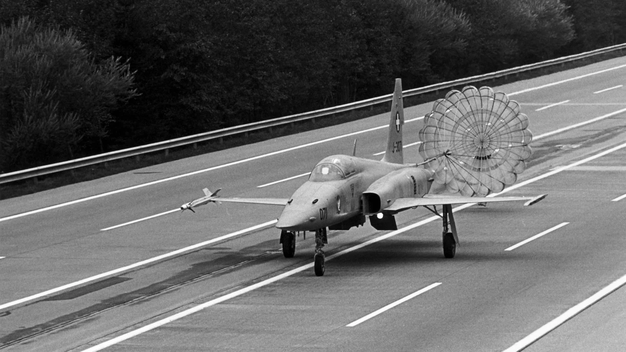 Luftwaffe übt Anfang Juni auf der Autobahn A1, © VBS/DDPS, Mediathek Luftwaffe übt Anfang Juni auf der Autobahn A1, © VBS/DDPS, Mediathek