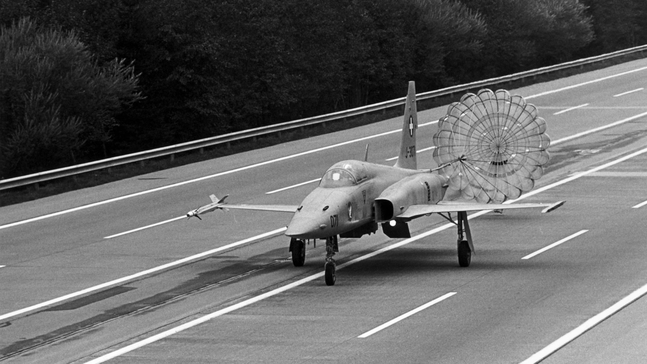 Luftwaffe übt Anfang Juni auf der Autobahn A1, © VBS/DDPS, Mediathek
