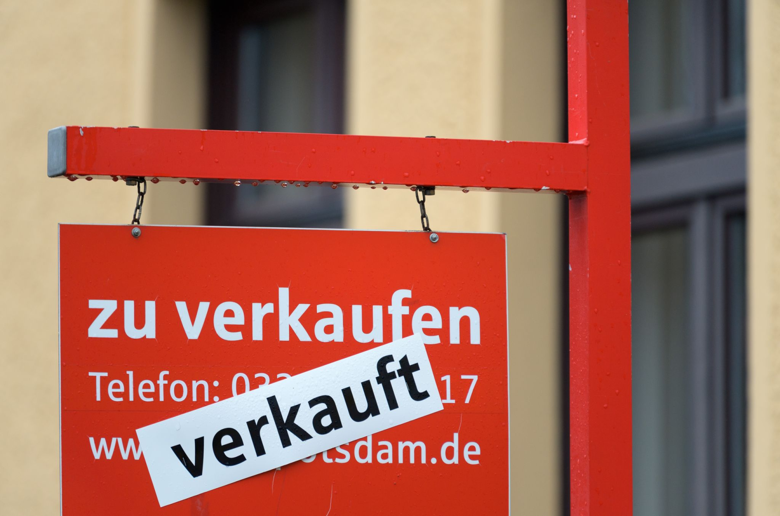 Das Familienförderprogramm für den Erwerb von Wohneigentum ist in Thüringen stark nachgefragt. Doch die Mittel dafür wurden reduziert. (Archiv-Symbolbild), © Soeren Stache/dpa-Zentralbild/dpa