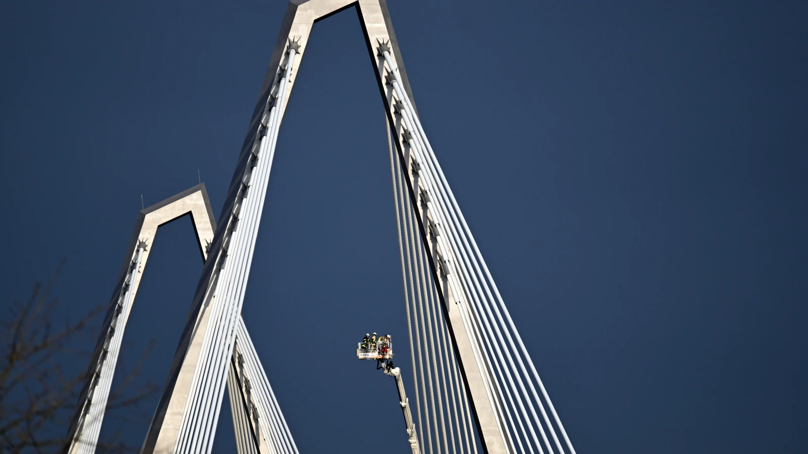 Leverkusen Köprüsü Buz ve Kar Nedeniyle Kapanınca Uzmanlar Şaşkına Döndü, © dpa Leverkusen Köprüsü Buz ve Kar Nedeniyle Kapanınca Uzmanlar Şaşkına Döndü, © dpa