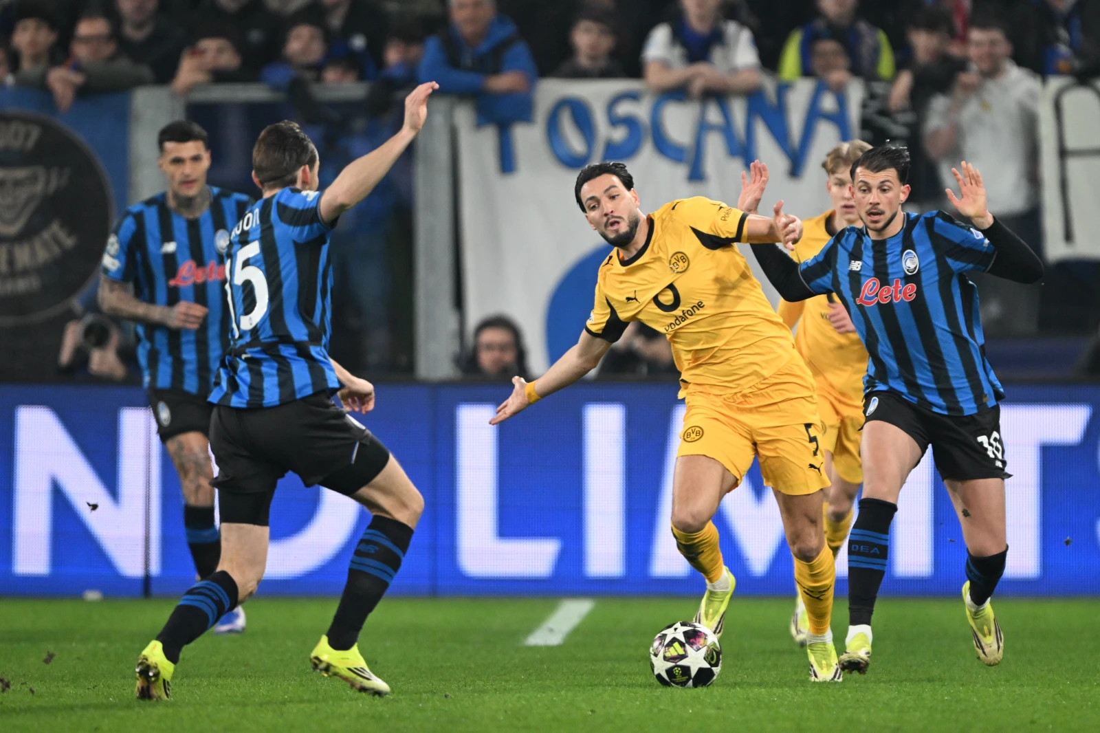 Galatasaray’dan BVB’li Bensebaini’ye transfer ilgisi, © Federico Gambarini/dpa Galatasaray’dan BVB’li Bensebaini’ye transfer ilgisi, © Federico Gambarini/dpa