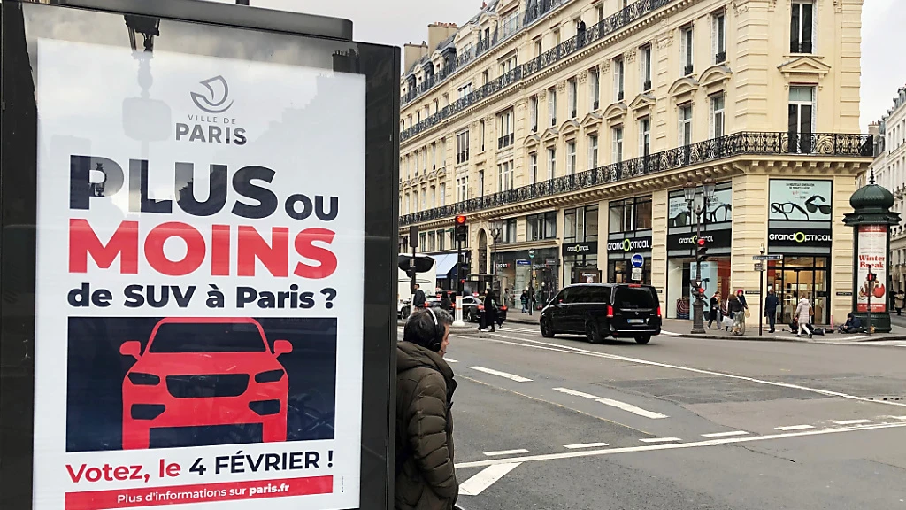 Paris stimmt über höhere Parkgebühren für SUV ab, © Michael Evers/dpa Paris stimmt über höhere Parkgebühren für SUV ab, © Michael Evers/dpa