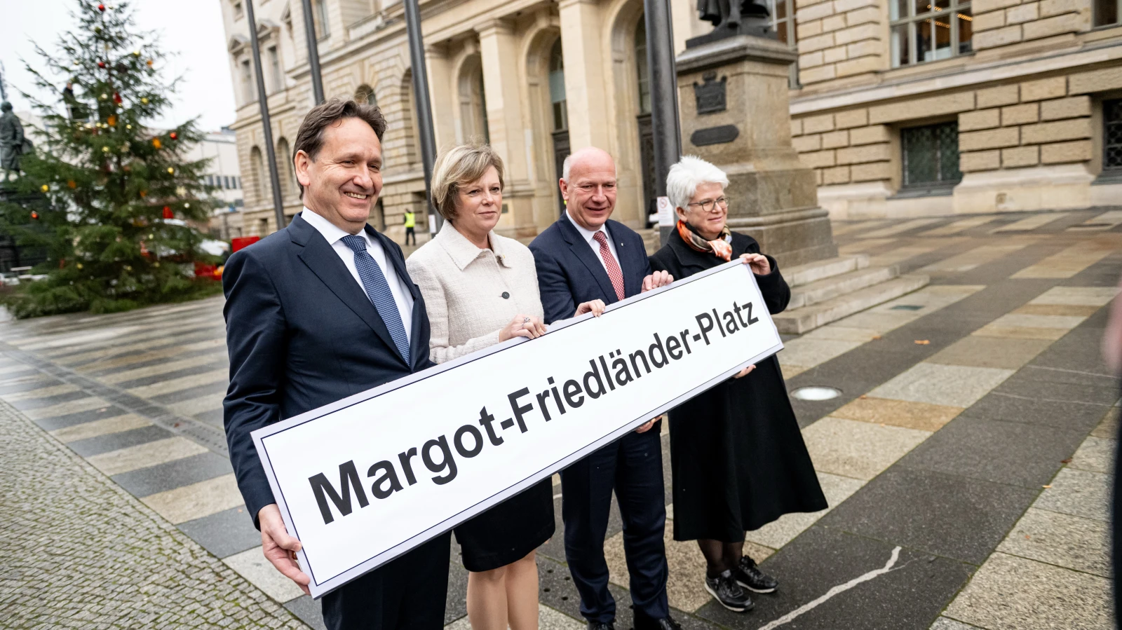 Berlin’de Bir Meydan Margot Friedländer’ın Adını Alacak, © Fabian Sommer/dpa Berlin’de Bir Meydan Margot Friedländer’ın Adını Alacak, © Fabian Sommer/dpa