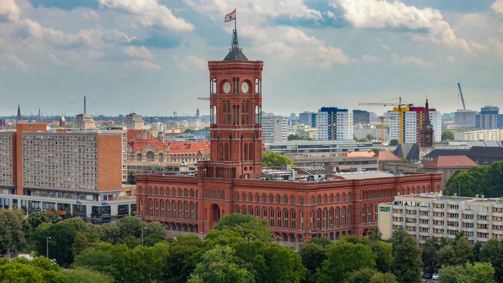Şubat Ayında Neler Değişiyor? Ulaşımdan Sağlığa Yeni Düzenlemeler, © Viesturs Davidčuks Şubat Ayında Neler Değişiyor? Ulaşımdan Sağlığa Yeni Düzenlemeler, © Viesturs Davidčuks