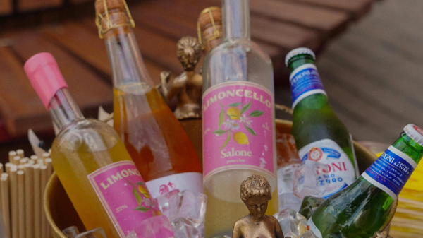 Spritzige Drinks am Rheinsprung, © Nadin Sh