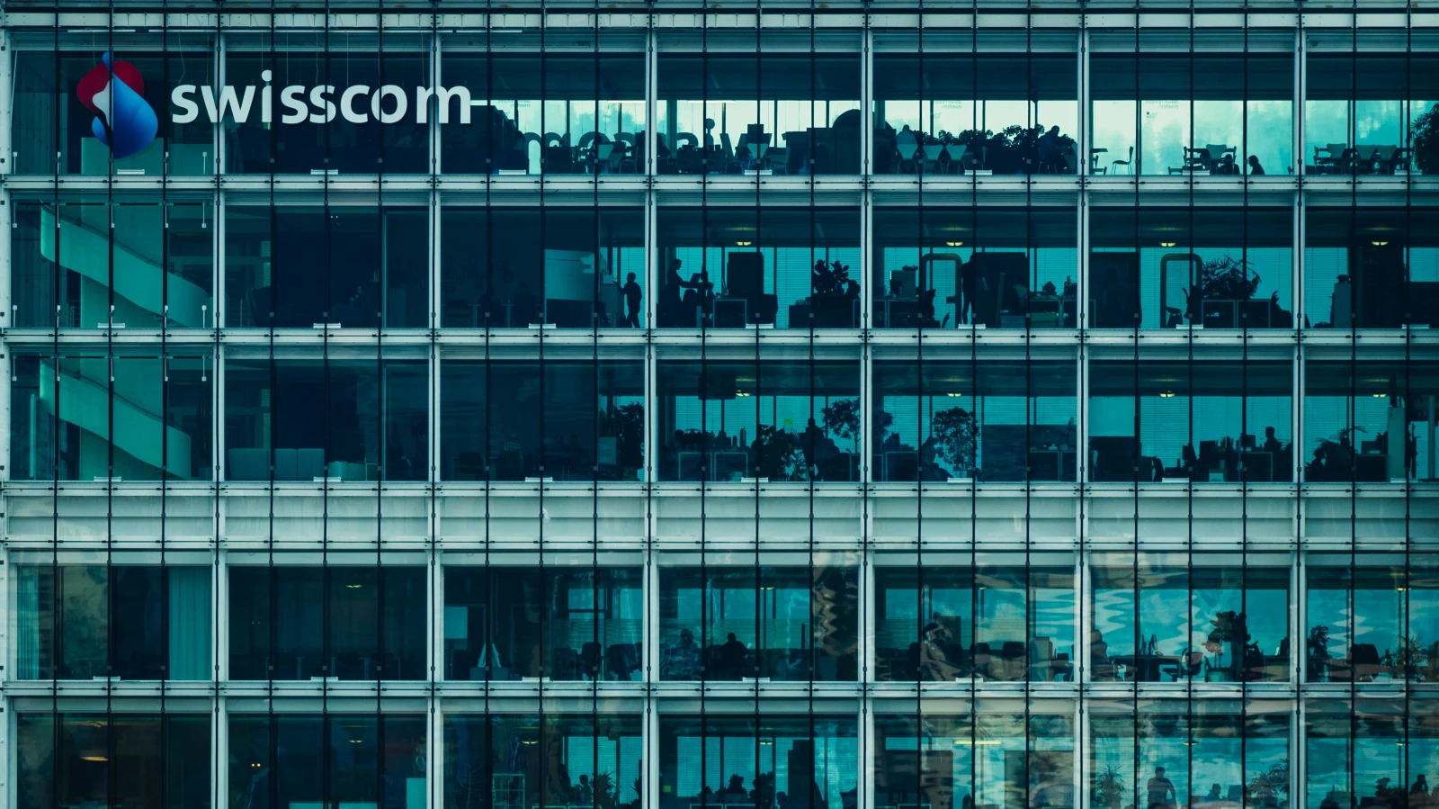 Swisscom mit weniger Umsatz und Gewinn, © Unsplash/Claudio Schwarz Swisscom mit weniger Umsatz und Gewinn, © Unsplash/Claudio Schwarz