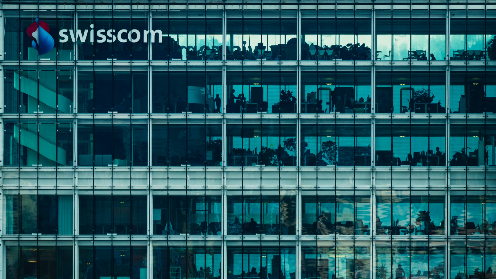 Swisscom mit weniger Umsatz und Gewinn, © Unsplash/Claudio Schwarz