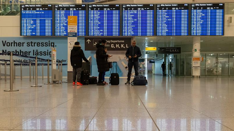 Flugausfälle an Airports in Zürich, Basel und Genf, © Keystone Stefan Puchner (Archiv)