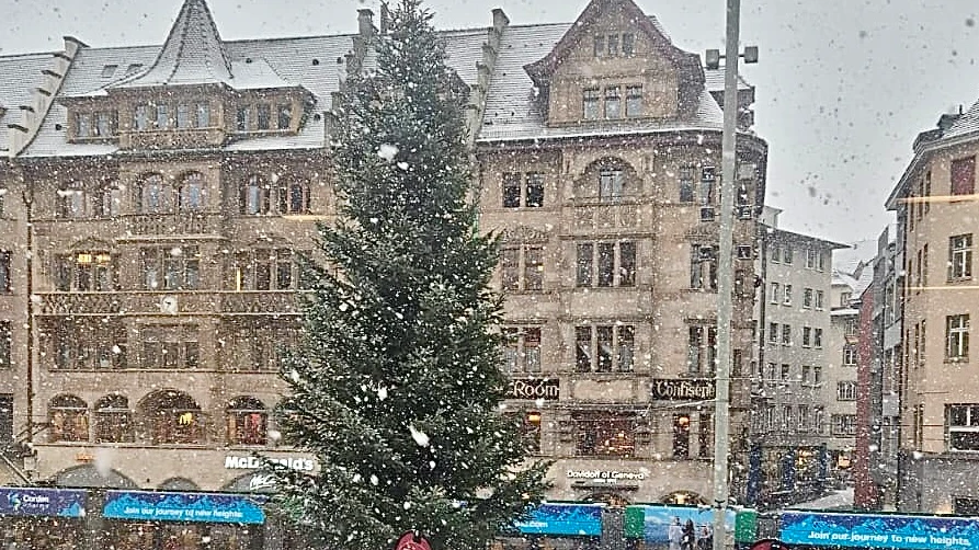 Basler Trottoir-Winterdienst räumt das erste Mal Schnee, © Radio Basilisk Basler Trottoir-Winterdienst räumt das erste Mal Schnee, © Radio Basilisk