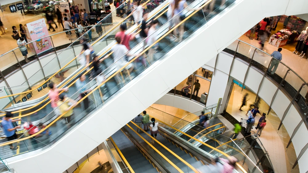 Black Friday Yaklaşırken: 'Doom Spending' Sendromuna Dikkat!, © shutterstock Black Friday Yaklaşırken: 'Doom Spending' Sendromuna Dikkat!, © shutterstock