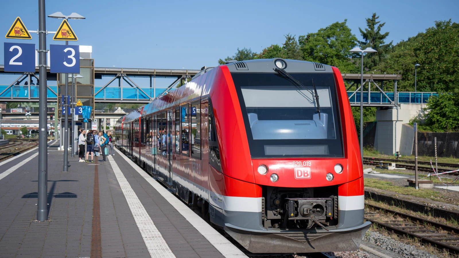 Eifel Demiryolu Hattı Kapatılıyor: Yolculara Alternatif Plan, © Harald Tittel/dpa Eifel Demiryolu Hattı Kapatılıyor: Yolculara Alternatif Plan, © Harald Tittel/dpa