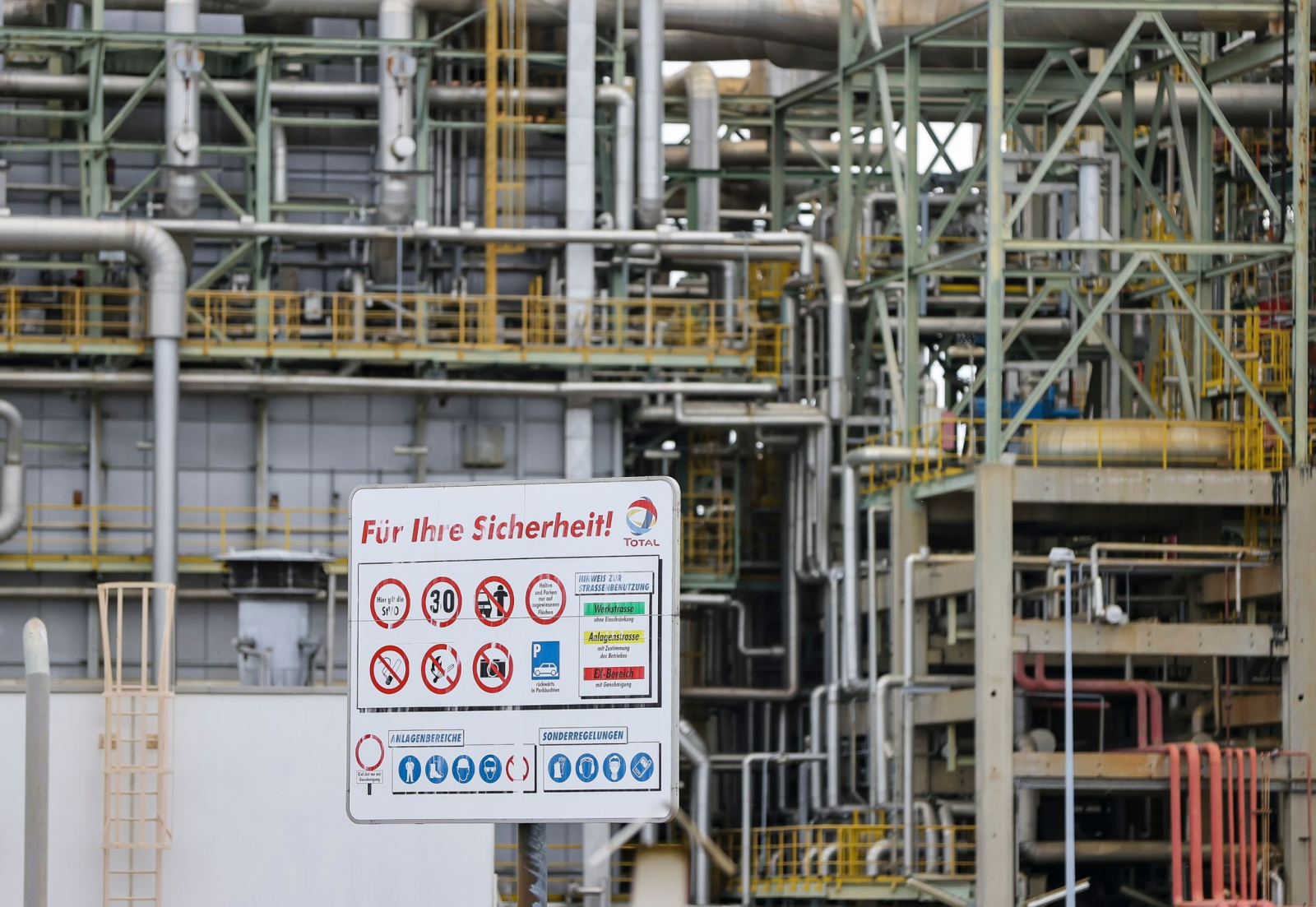 An dem 1300 Hektar großen Chemiestandort sind laut Infraleuna Öl und Gas die Energie- und Rohstoffbasis.
