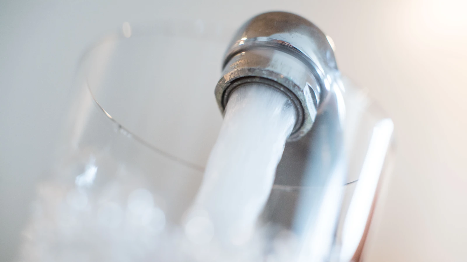 Bodensee’den Sağlanan İçme Suyuna Zam Geliyor: 2025’te Yeni Fiyatlandırma, © dpa Bodensee’den Sağlanan İçme Suyuna Zam Geliyor: 2025’te Yeni Fiyatlandırma, © dpa