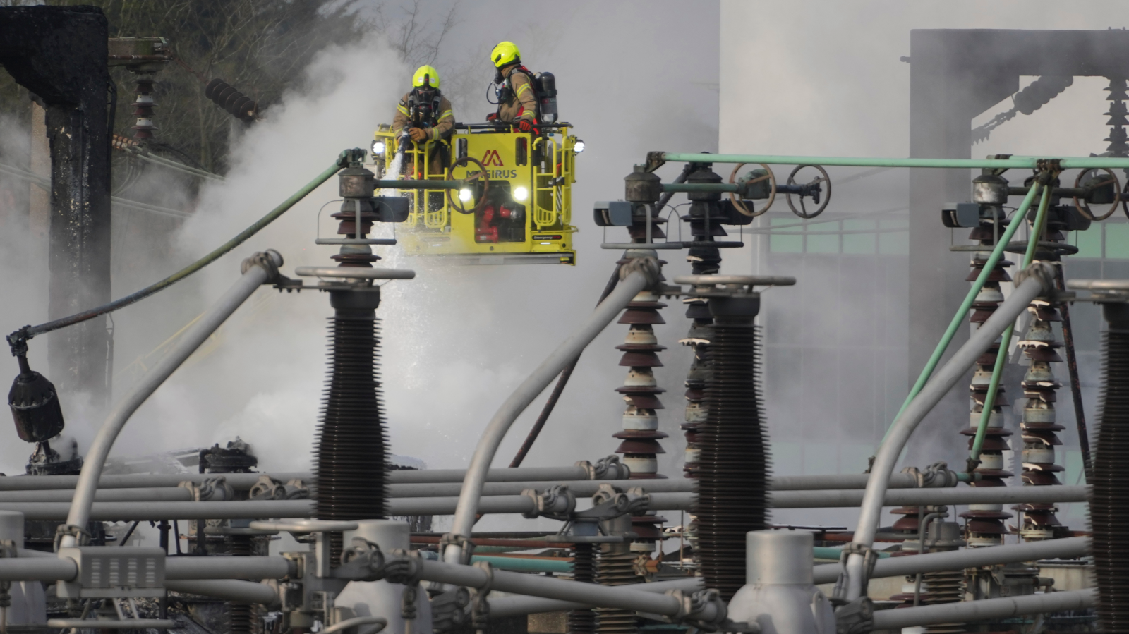 Londra'daki Heathrow Havalimanı'nda Yangın: Uçuşlar Durduruldu!, © Kirsty Wigglesworth/AP/dpa