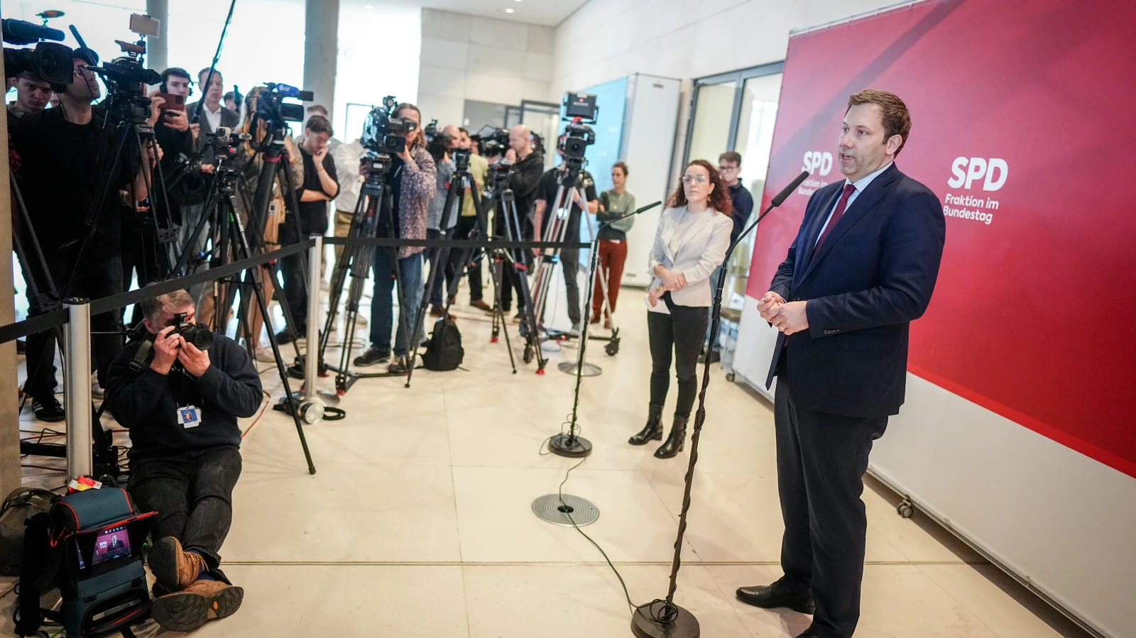 SPD’de Liderlik Değişimi: Klingbeil Yeni Grup Başkanı Seçildi, © Kay Nietfeld/dpa SPD’de Liderlik Değişimi: Klingbeil Yeni Grup Başkanı Seçildi, © Kay Nietfeld/dpa